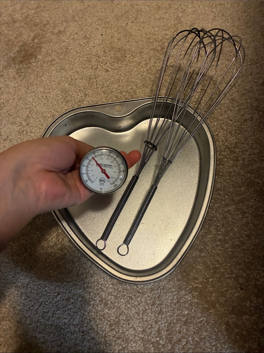 Stainless Steel Whisk Set with Heart-Shaped Cake Pan and Thermometer